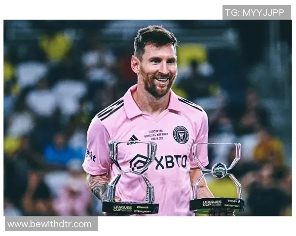 西班牙足球明星小烟枪的传奇故事与场上风采揭秘